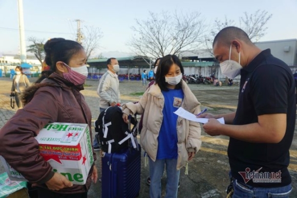 6 Chuyen Xe 0 Dong Dua Hon 2000 Cong Nhan O Da Nang Ve Que An Tet