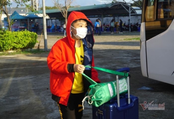 8 Chuyen Xe 0 Dong Dua Hon 2000 Cong Nhan O Da Nang Ve Que An Tet