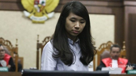 10 Dang Di Uong Ca Phe Co Gai Bong Lan Dung Ra Chet Camera Vach Tran Su That Dang Sau Nu Cuoi Lanh Gay Cua Hung Thu