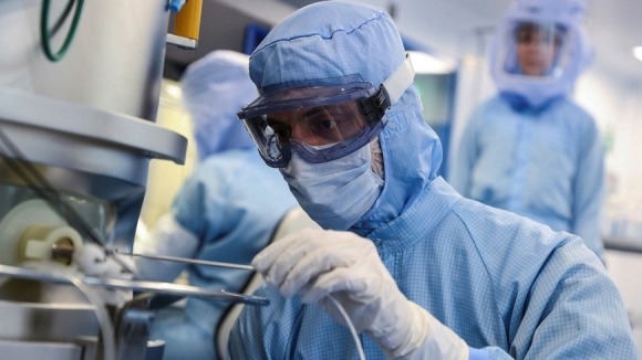 1 Phap Canh Bao Ve Chung Moi Cua Bien The Omicron