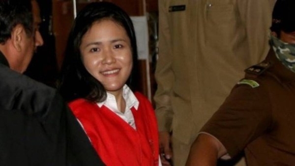 7 Dang Di Uong Ca Phe Co Gai Bong Lan Dung Ra Chet Camera Vach Tran Su That Dang Sau Nu Cuoi Lanh Gay Cua Hung Thu