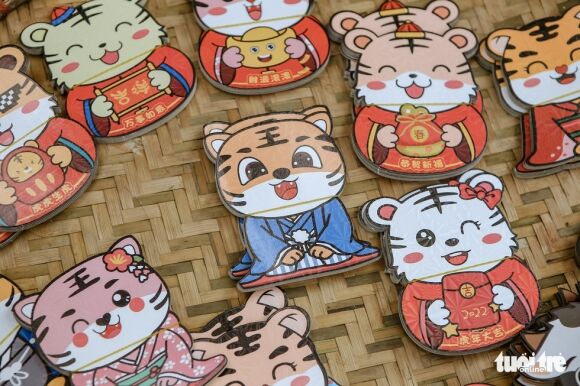 8 Ha Noi Nang Rao Cuoi Tuan Ban Tre Keo Nhau Len Cho Hang Luoc Check In