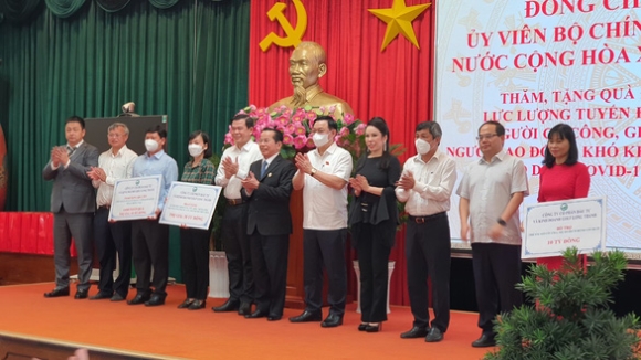 3 Chu Tich Quoc Hoi Ghe Tham Va Chuc Tet Nguoi Ngheo O Dong Nai