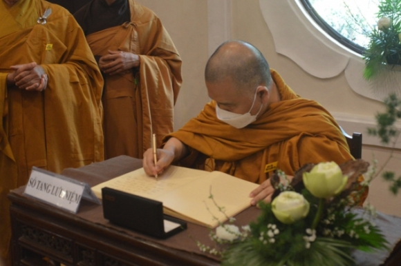 6 Nen Tam Nhang Tien Biet Thien Su Thich Nhat Hanh