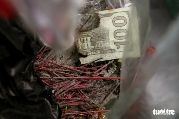 6 Ngay Ong Cong Ong Tao Lu Huong Ban Tho Da Bot Duoc Nem Xuong Song Hong