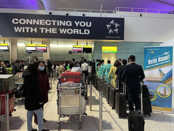 1 2 Chuyen Bay Thuong Le Dau Tien Tu Chau Au Ve Viet Nam