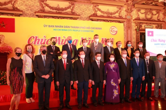 3 Giam Doc Amcham Viet Nam Se Vuon Len Manh Me Trong Nam 2022 Nho Ti Le Tiem Chung