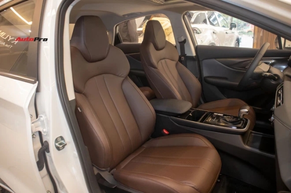 7 O To Trung Quoc O At Ve Viet Nam Nam Nay Hongqi Tham Vong Dau Xe Sang Chery Tro Lai Sau Noi That Vong Qq3