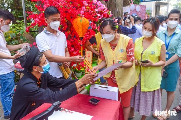 9 Duong Hoa Xuan Cho Benh Nhan O Benh Vien Cho Ray