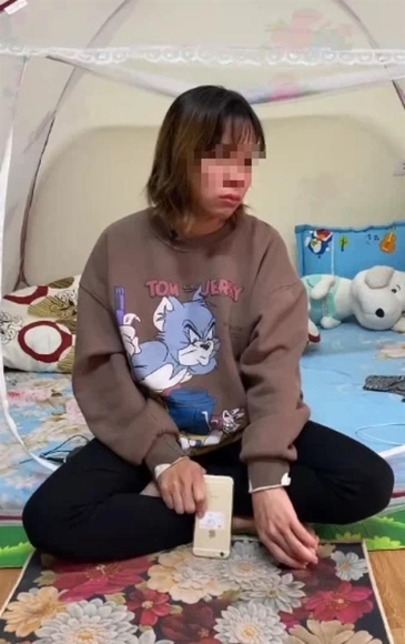 1 Me Be Gai 3 Tuoi O Ha Noi Lan Dau Len Tieng Em Chi Mong Con Tinh Lai Khong Thi Em Se An Han Ca Doi