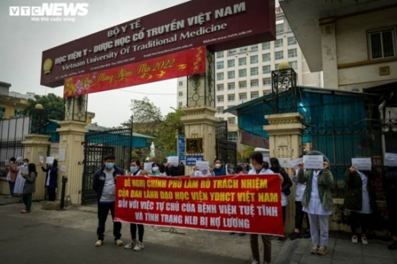 1 Nhan Vien Benh Vien Tue Tinh Da Nhan Duoc Luong Bi No