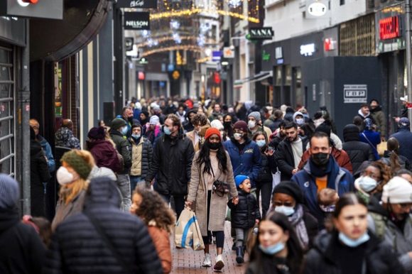 1 Omicron Tran Sang Phia Dong Chau Au