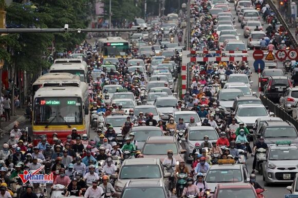 1 Cua Ngo Ha Noi Va Tphcm Tac Cung Dip Tet Nguoi Dan Thoat The Nao