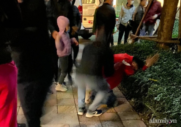 1 Vu Be Trai 7 Tuoi Roi Tu Tang 31 Chung Cu Cao Cap Nhoi Long Canh Nguoi Cha Guc Khoc Truoc Thi The Con