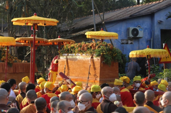 12 Hang Nghin Nguoi Tien Biet Thien Su Thich Nhat Hanh