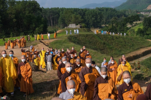 14 Hang Nghin Nguoi Tien Biet Thien Su Thich Nhat Hanh