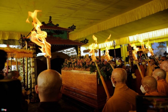 15 Hang Nghin Nguoi Tien Biet Thien Su Thich Nhat Hanh