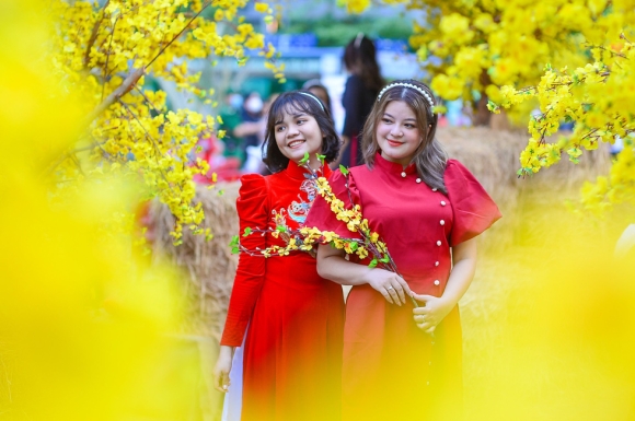 2 Giam Doc So Y Te Tphcm Khuyen Cao Nguoi Dan Vui Tet Nho Khau Trang Han Che Tap Trung Dong Nguoi