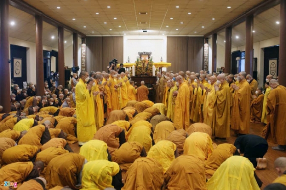 2 Hang Nghin Nguoi Tien Biet Thien Su Thich Nhat Hanh