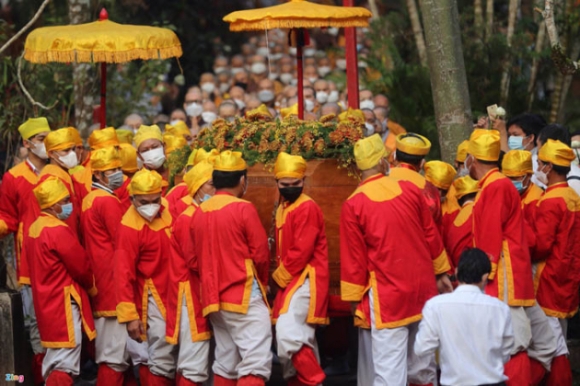 6 Hang Nghin Nguoi Tien Biet Thien Su Thich Nhat Hanh