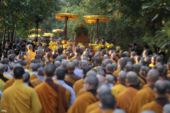 9 Hang Nghin Nguoi Tien Biet Thien Su Thich Nhat Hanh