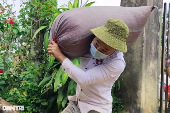 2 Giao Thua Nam Nay Toi Se Gap Vo Con Qua Dien Thoai