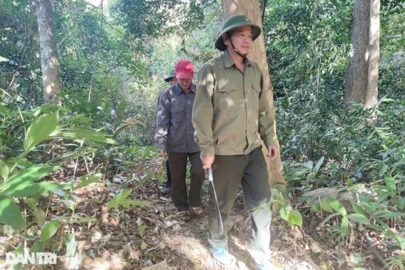 3 Nu Nhan Vien Giu Rung An Com Chan Nuoc Mam Ngam Ngui Trong Ngay Giap Tet