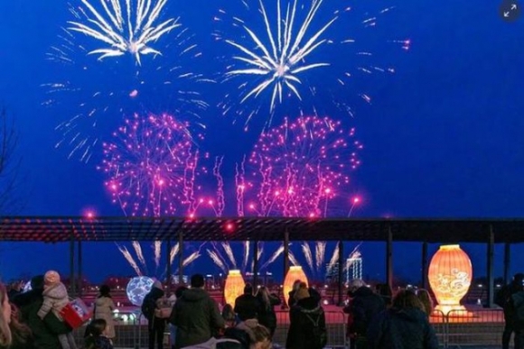 15 Hinh Anh Nguoi Dan Cac Nuoc Tung Bung Don Tet Nham Dan