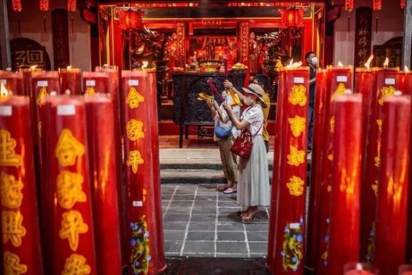 1 Hinh Anh Nguoi Dan Cac Nuoc Tung Bung Don Tet Nham Dan