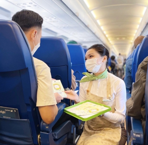 3 Nhung Chuyen Bay Xong Dat Dau Tien Trong Ngay Mung 1 Tet Nham Dan