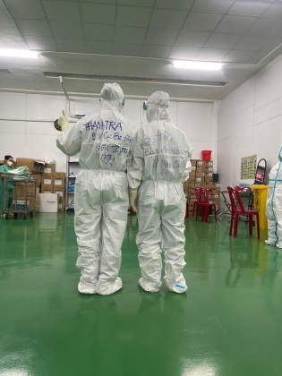 3 Nhung Ngay Dai Xa Chong Con Cua Nu Can Bo Y Te De Cung Nguoi Dan Tp Hcm Day Lui Covid