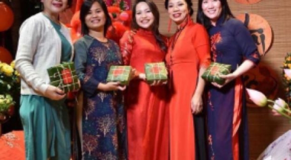 7 Am Ap Ngay Hoi Goi Banh Chung Mung Xuan Nham Dan Cua Cong Dong Nguoi Viet Tai Thuong Hai Trung Quoc