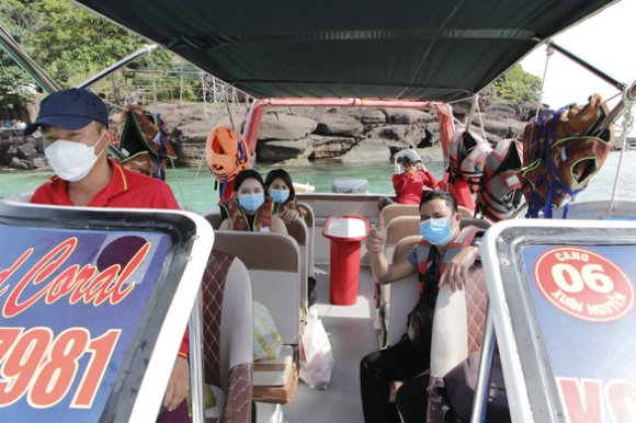 3 Mung 3 Tet Du Khach Den Phu Quoc Du Xuan Dong Duc