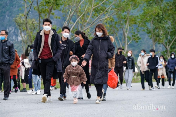 5 Hang Nghin Nguoi Di Le Chua Tam Chuc Ngay Mung 3 Tet Nhung Khong Con Canh Chen Lan