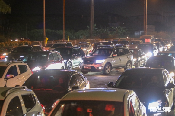 7 Nguoi Dan Tro Lai Ha Noi Som Cao Toc Phap Van Cau Gie Un U Keo Dai