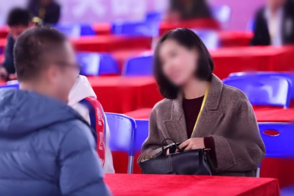 2 Nghi Tet 7 Ngay Co Gai Trung Quoc Phai Xem Mat 14 Nguoi