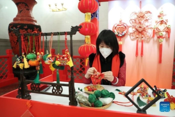 2 Ben Trong Quoc Yen Chao Don Khach Quy Du Olympic Bac Kinh Cua Ong Tap Can Binh