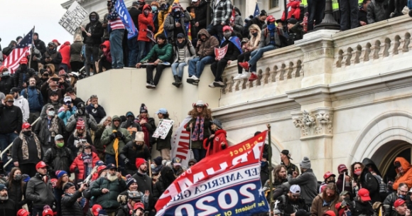 2 Vi Sao Ong Pence Bat Ngo Phan Bac Ong Trump