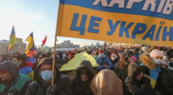 6 Hang Nghin Nguoi Ukraine Do Xuong Duong O Thanh Pho Sat Bien Gioi Nga