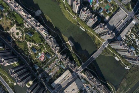 1 Cac Cong Ty Bat Dong San Trung Quoc Kho Tiep Can Thi Truong Trai Phieu My