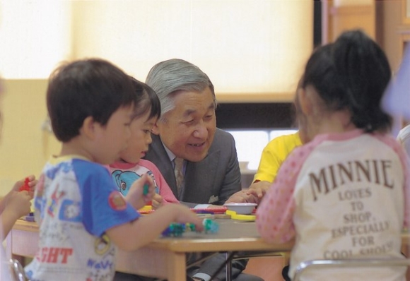 4 Nhung Hinh Anh Rat Dung Di Cua Nhat Hoang Akihito Va Hoang Hau