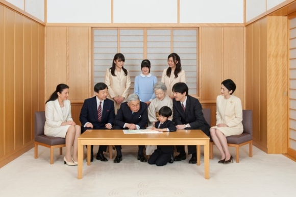 6 Nhung Hinh Anh Rat Dung Di Cua Nhat Hoang Akihito Va Hoang Hau