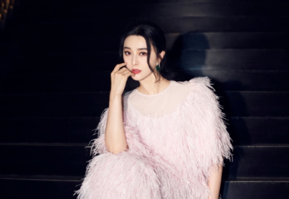 1 Trung Quoc Cam Nghe Si Tai Tieng Dong Phim