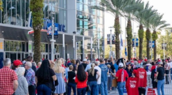 2 Cach Ong Trump Kiem Tien Sau Khi Roi Nha Trang