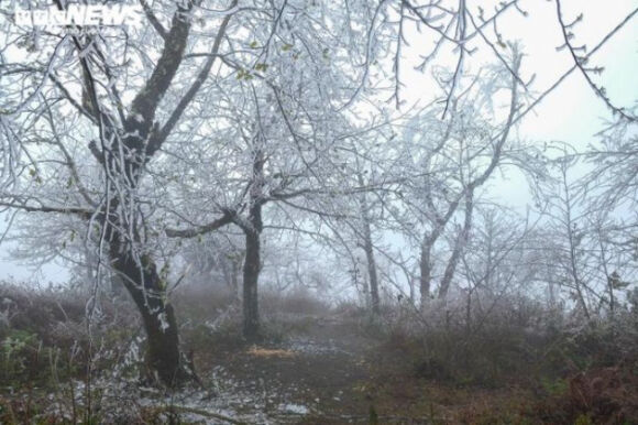 2 Bang Tuyet Phu Trang Xoa Nui Doi Xa Bien Gioi O Lao Cai Dep Nhu Troi Tay