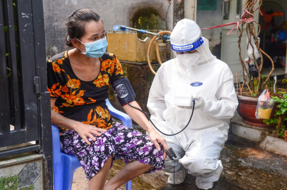 5 Tin Sang 22 2 Can Co Lo Trinh De Covid 19 Thanh Benh Thong Thuong