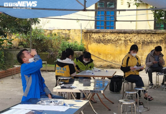 10 Bac Giang Kit Test Covid 19 Duoc Ban Nhu Hang Rong Ngay Cong Tram Y Te