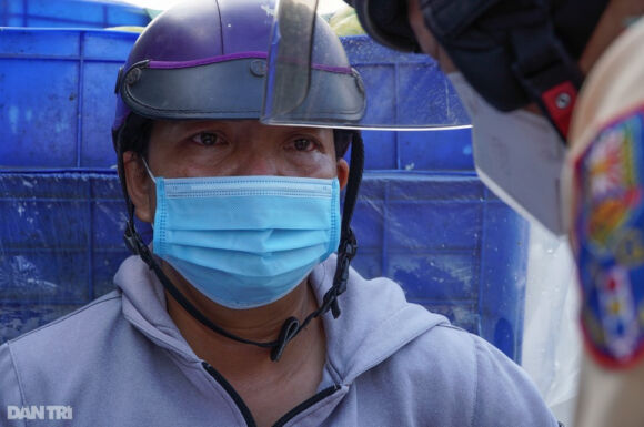 3 Nguoi Phu Nu Bat Khoc Vi So Ca Chet Khi Bi Xu Phat Cho Hang Cong Kenh