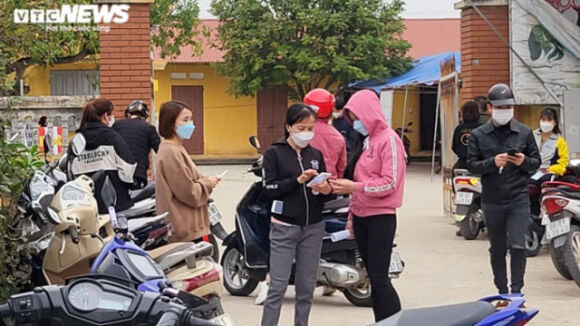 4 Bac Giang Kit Test Covid 19 Duoc Ban Nhu Hang Rong Ngay Cong Tram Y Te