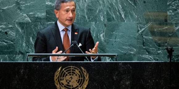 1 Singapore Lan Dau Ap Lenh Trung Phat Ngan Hang Quy Tien Dien Tu Cua Nga